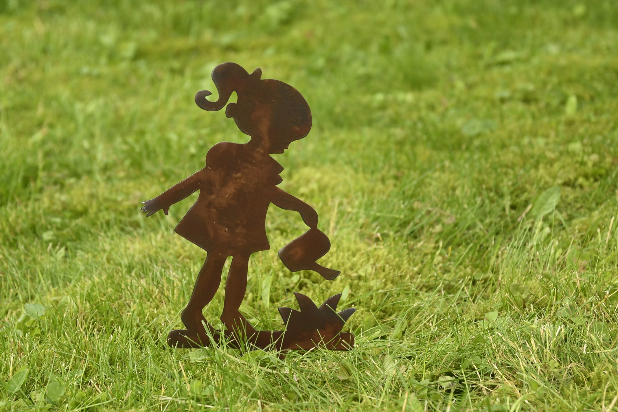 Madchen mit Geickanne-2